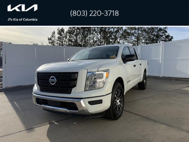 2022 Nissan TITAN Crew Cab SV 4x2