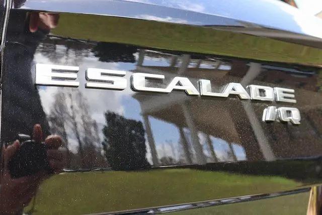 2025 Cadillac Escalade Luxury 2