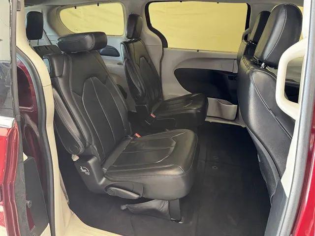 2017 Chrysler Pacifica Touring-L