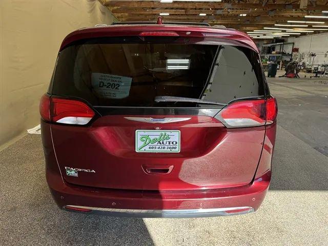 2017 Chrysler Pacifica Touring-L