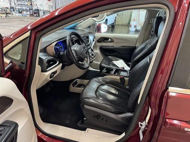 2017 Chrysler Pacifica Touring-L