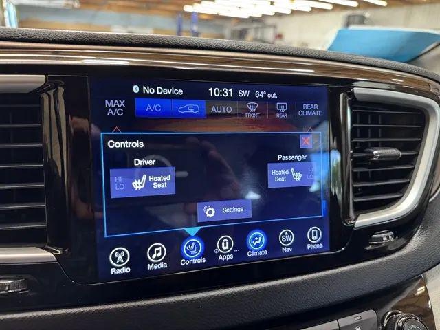 2017 Chrysler Pacifica Touring-L