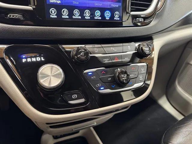 2017 Chrysler Pacifica Touring-L