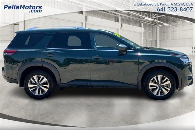 2022 Nissan Pathfinder SL 4WD