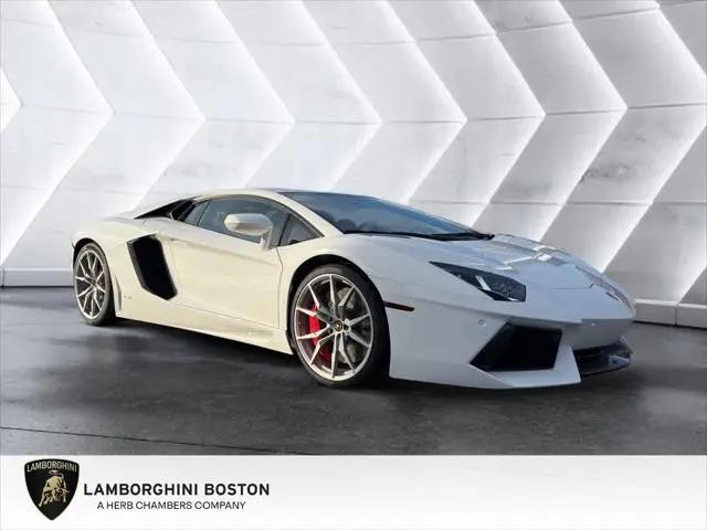 Lamborghini-Aventador-LP700-