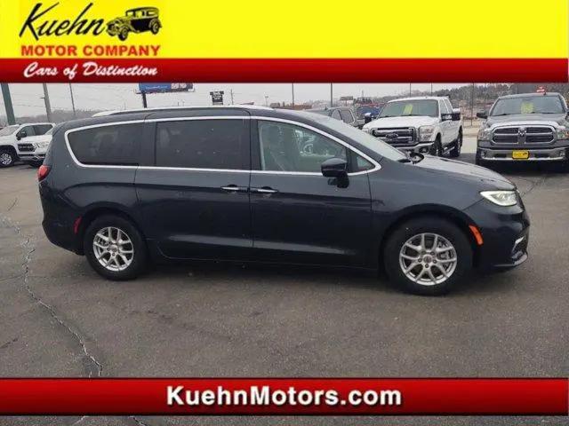 2021 Chrysler Pacifica Touring L for sale in Rochester, MN