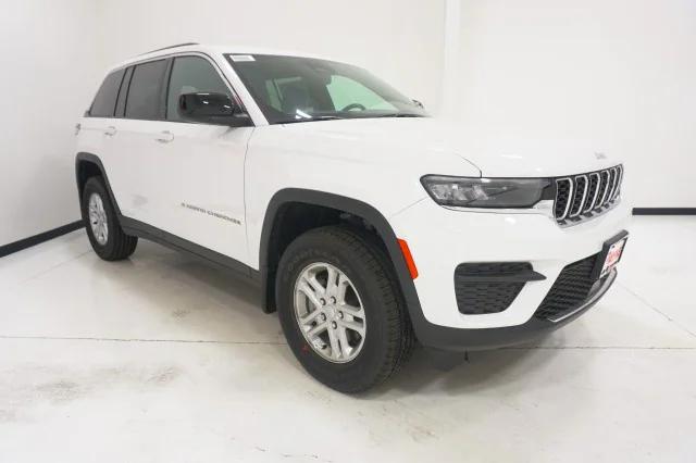 2025 Jeep Grand Cherokee GRAND CHEROKEE LAREDO 4X2