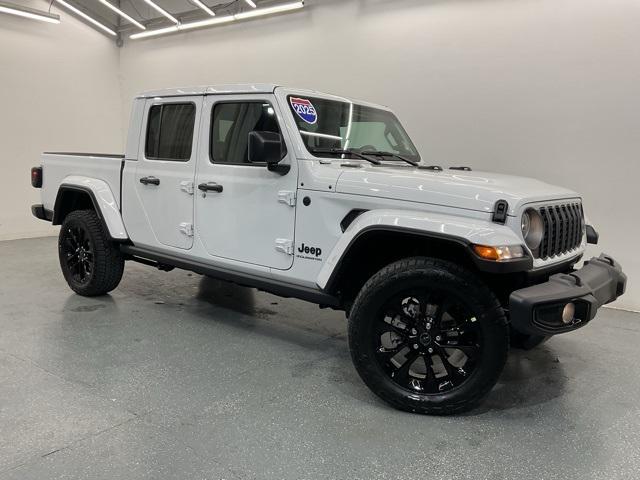 2025 Jeep Gladiator GLADIATOR NIGHTHAWK 4X4