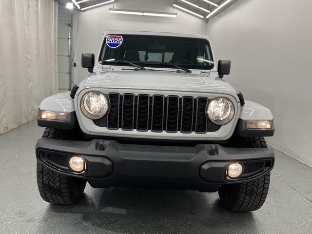 2025 Jeep Gladiator GLADIATOR NIGHTHAWK 4X4