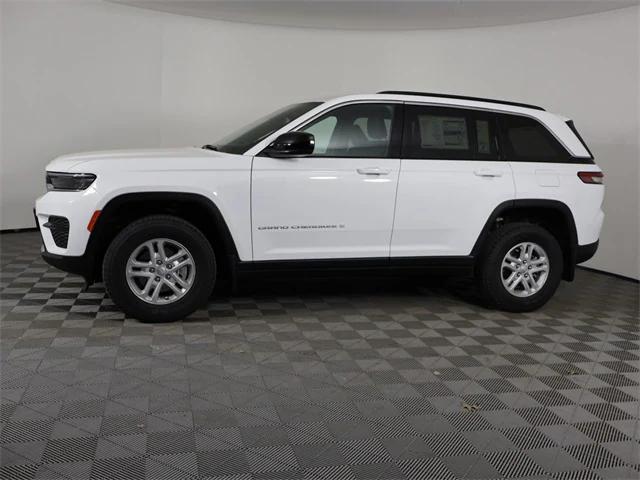 2025 Jeep Grand Cherokee GRAND CHEROKEE LAREDO 4X2