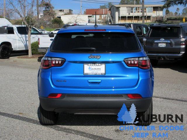 2025 Jeep Compass COMPASS LATITUDE 4X4