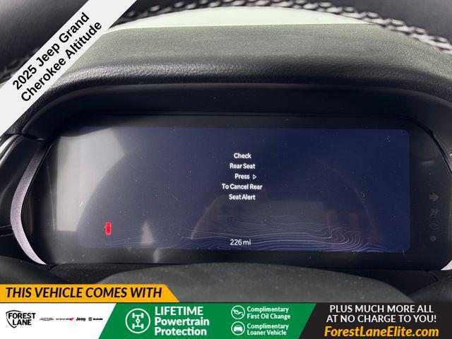 2025 Jeep Grand Cherokee GRAND CHEROKEE ALTITUDE 4X2