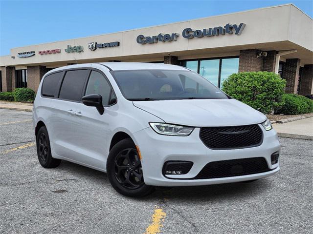 2024 Chrysler Pacifica Hybrid S Appearance Pkg