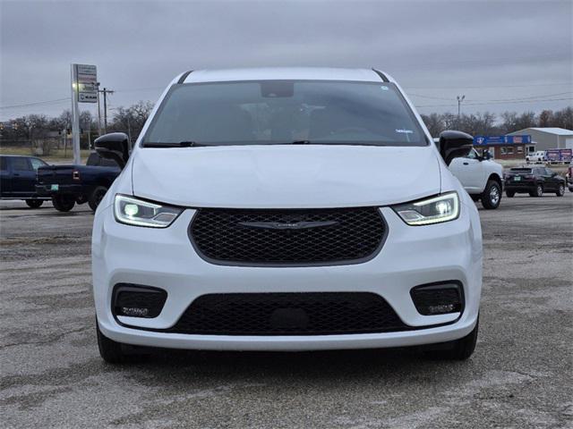 2024 Chrysler Pacifica Hybrid S Appearance Pkg