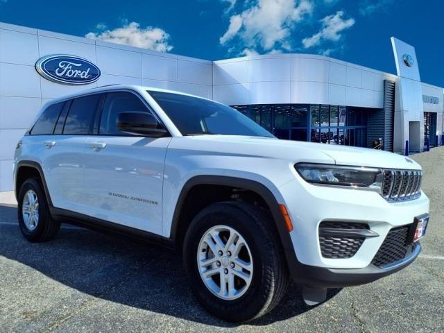 2023 Jeep Grand Cherokee Laredo 4x4