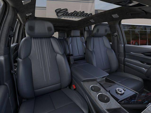 2025 Cadillac Escalade Luxury 2