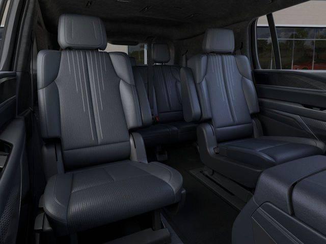 2025 Cadillac Escalade Luxury 2