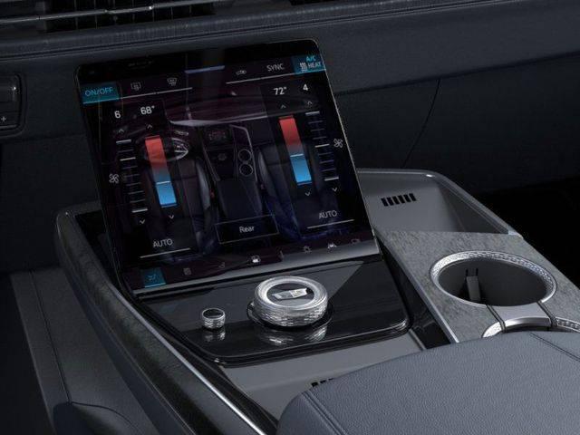 2025 Cadillac Escalade Luxury 2