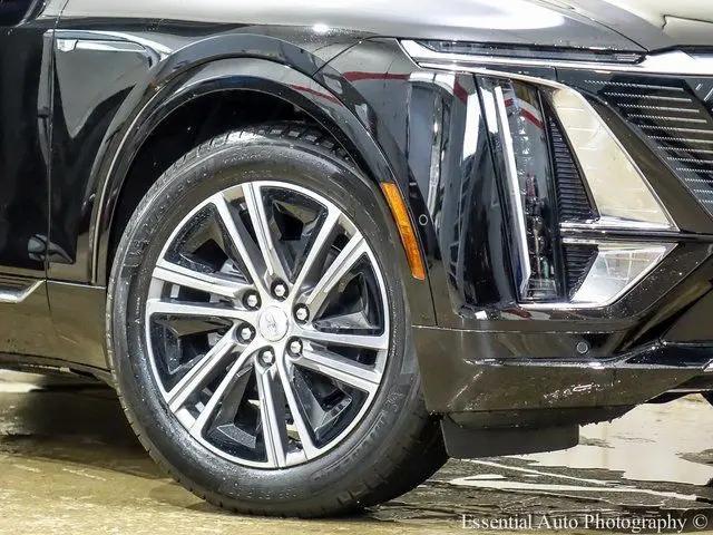 2025 Cadillac iQ Luxury w/1SD