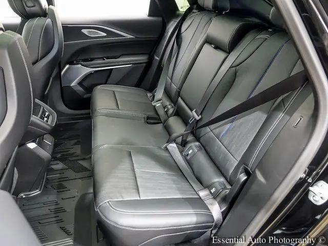 2025 Cadillac iQ Luxury w/1SD