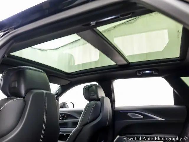 2025 Cadillac iQ Luxury w/1SD