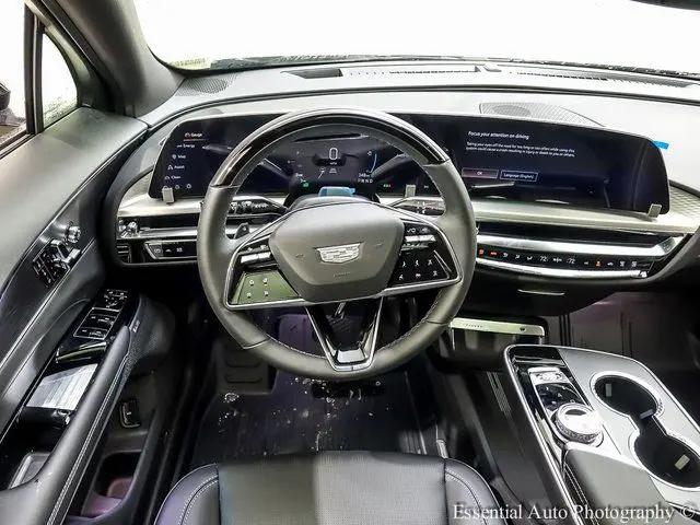 2025 Cadillac iQ Luxury w/1SD