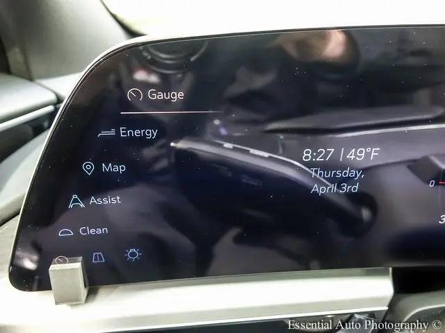 2025 Cadillac iQ Luxury w/1SD