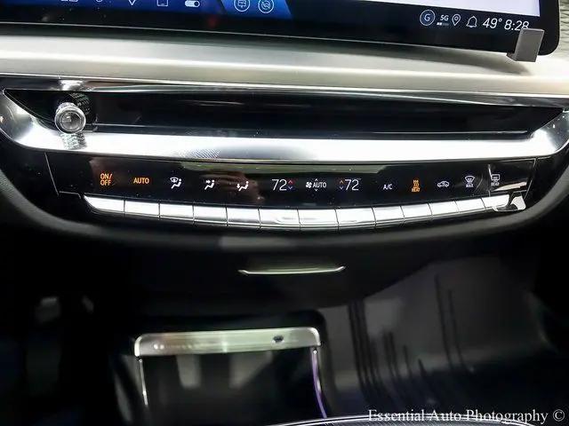 2025 Cadillac iQ Luxury w/1SD