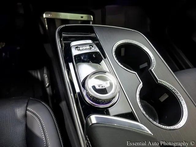 2025 Cadillac iQ Luxury w/1SD