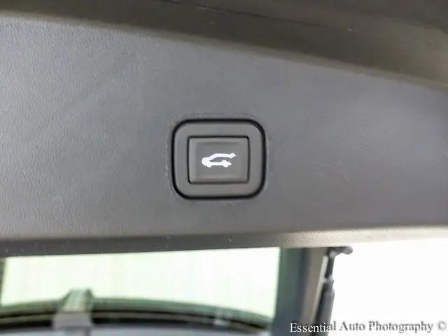 2025 Cadillac iQ Luxury w/1SD