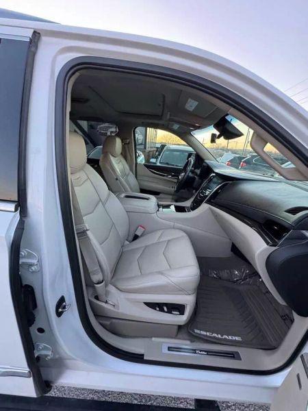 2018 Cadillac Escalade ESV Premium Luxury