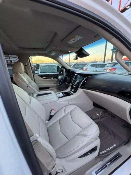 2018 Cadillac Escalade ESV Premium Luxury
