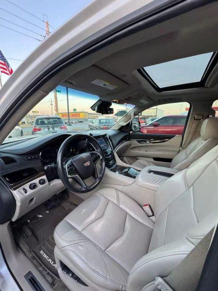 2018 Cadillac Escalade ESV Premium Luxury