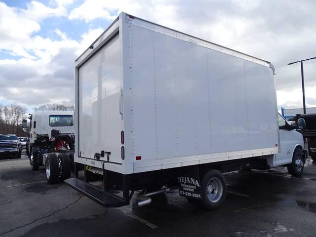 2024 Chevrolet Express Cutaway 4500 Van