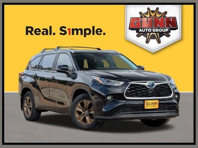 2023 Toyota Highlander Hybrid XLE Bronze