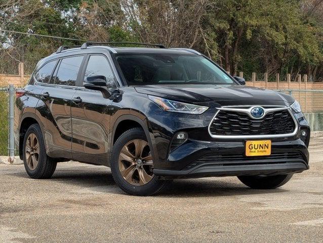 2023 Toyota Highlander Hybrid XLE Bronze