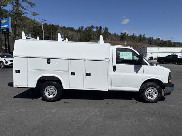 2024 Chevrolet Express Cutaway Work Van