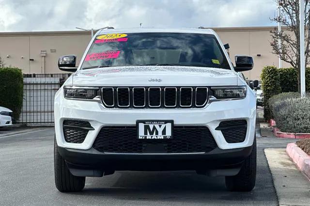 2025 Jeep Grand Cherokee GRAND CHEROKEE LAREDO X 4X2