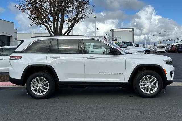 2025 Jeep Grand Cherokee GRAND CHEROKEE LAREDO X 4X2