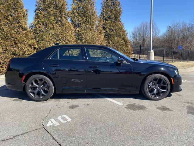 2023 Chrysler 300 Touring L