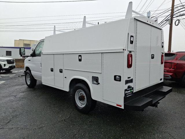 2025 Ford E-350 Cutaway Base