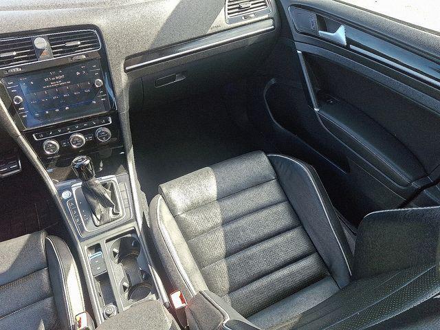 2018 Volkswagen Golf R 2.0T w/DCC & Navigation