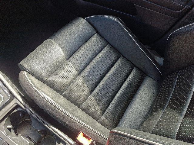 2018 Volkswagen Golf R 2.0T w/DCC & Navigation