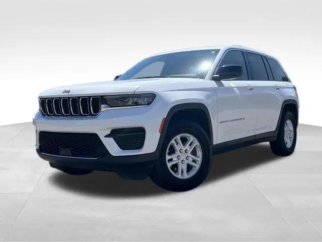 2023 Jeep Grand Cherokee Laredo 4x4 for sale in Livonia, MI