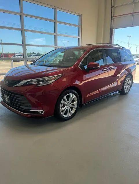 2023 Toyota Sienna Platinum for sale in Corsicana, TX