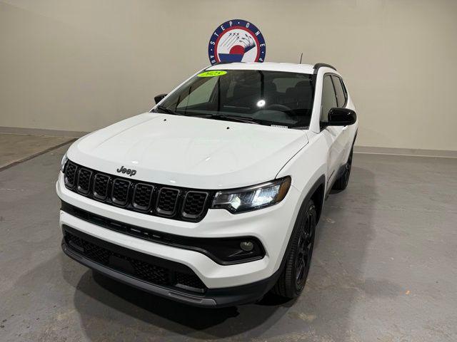 2025 Jeep Compass COMPASS LATITUDE 4X4