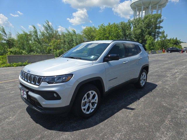 2025 Jeep Compass COMPASS LATITUDE 4X4