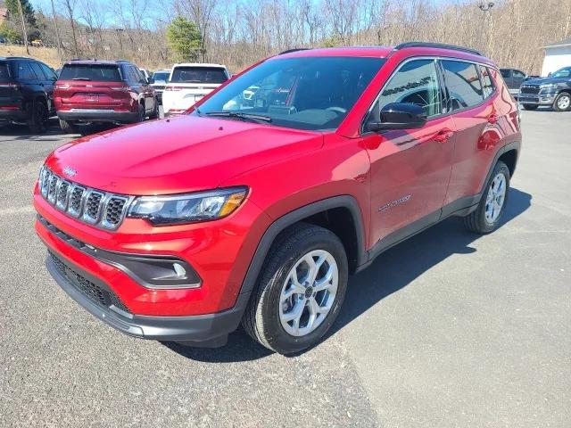 2025 Jeep Compass COMPASS LATITUDE 4X4