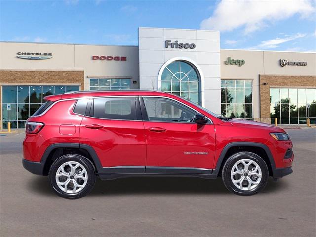 2025 Jeep Compass COMPASS LATITUDE 4X4