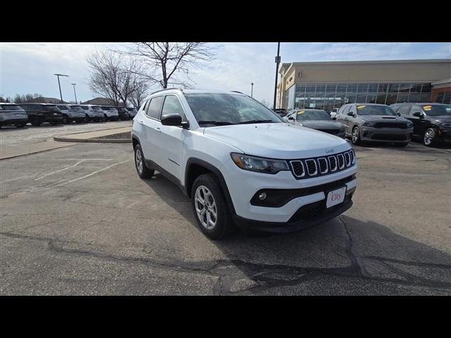 2025 Jeep Compass COMPASS LATITUDE 4X4